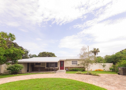 938 Arlington Drive - Photo 1