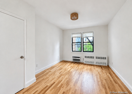 East 10th Street - Photo 1