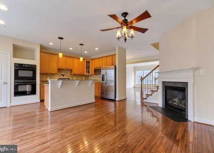 725 Ridgemont Avenue - Photo 1