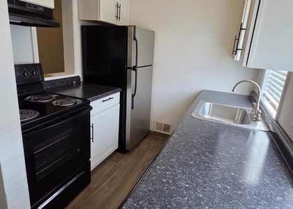 311 2nd Street W - Photo 1