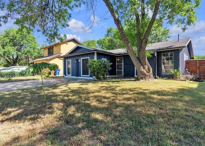 5000 Fontenay Dr - Photo 1