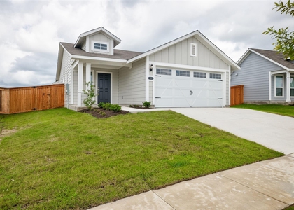 120 Lyndon Dr - Photo 1