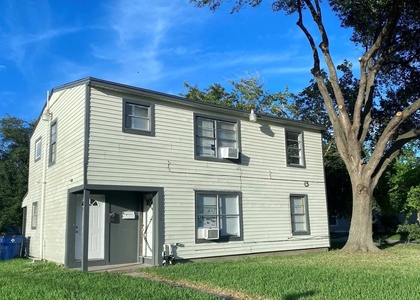 1138 4th Avenue N - Photo 1