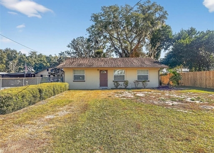 510 N Barrow Avenue - Photo 1