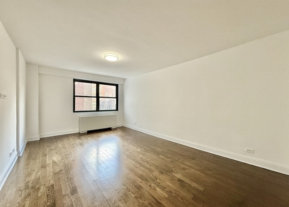East 16th Street - Photo 1