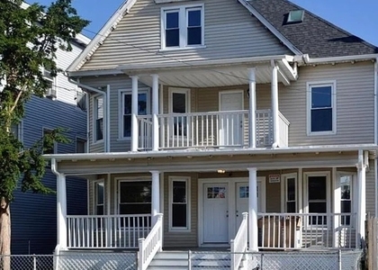 1119 Stratford Avenue - Photo 1