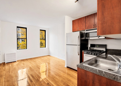  W 49th St (9th & 10th Ave) - Photo 1