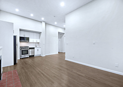 Madison Avenue - Photo 1