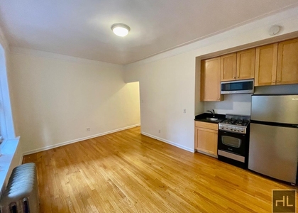 West 13 Street - Photo 1