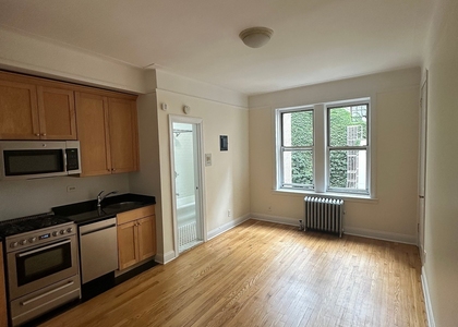 West 13 Street - Photo 1