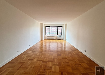 Fourth Avenue - Photo 1