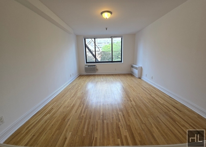 1 Avenue - Photo 1