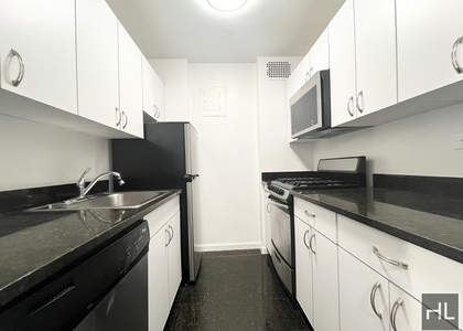 5 Avenue - Photo 1