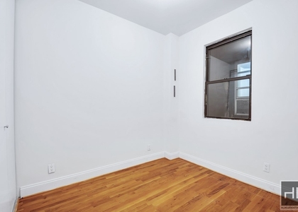 West 49 Street - Photo 1