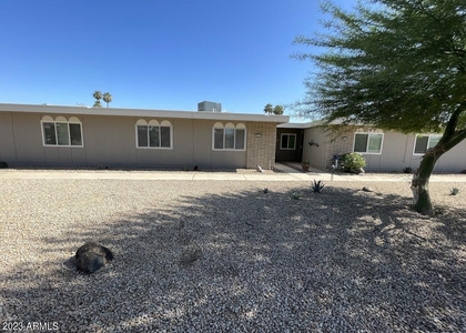 16810 N Boswell Boulevard - Photo 1