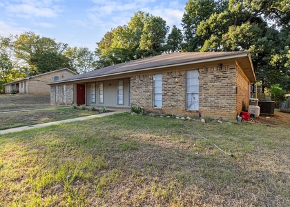 309 Blake Drive - Photo 1