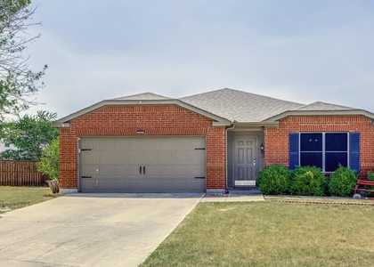 2402 Pheasant Run - Photo 1