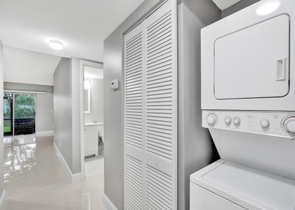 821 Nw 103rd Avenue - Photo 1