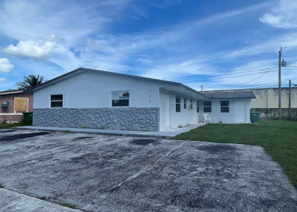 1700 Nw 52nd Avenue - Photo 1