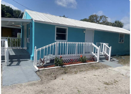 427 N 14th Street - Photo 1