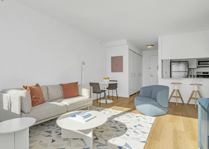 Crescent St - Photo 1