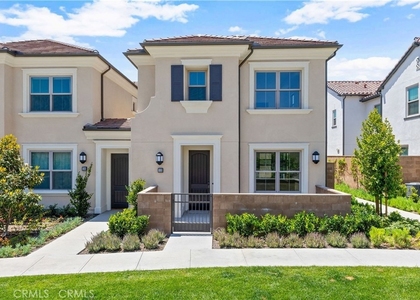112 Newburry - Photo 1