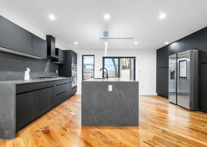 257a Tompkins Ave - Photo 1