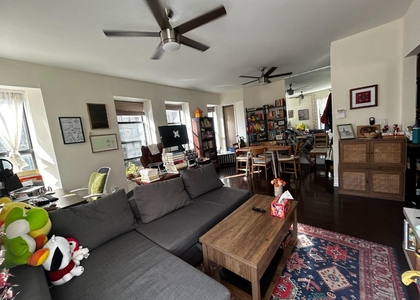 560 W End Avenue - Photo 1