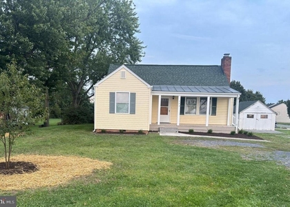 573 Fairfax Pike - Photo 1
