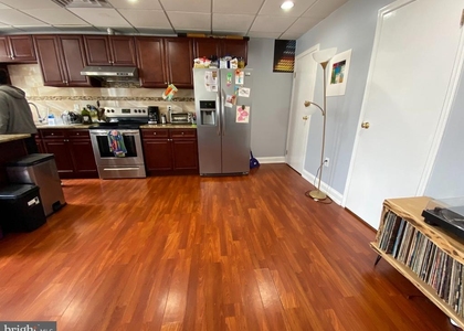458 E Girard Avenue - Photo 1