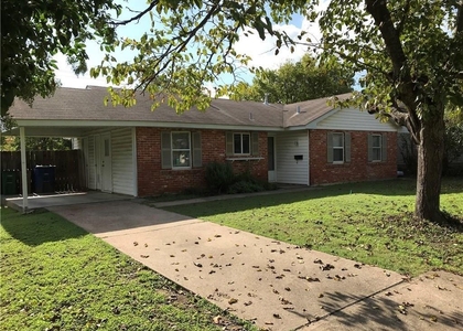 7513 East Crest Dr - Photo 1