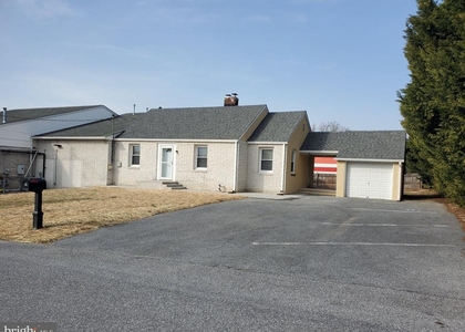 8 Virginia Avenue - Photo 1