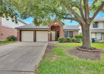 2204 Grove Dr - Photo 1