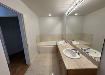 1235 S Prairie Avenue - Photo 1