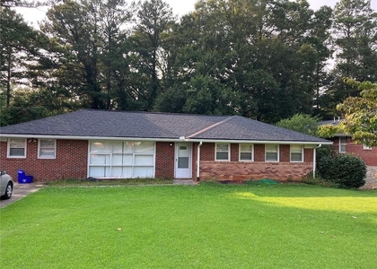 1216 Biltmore Drive Ne - Photo 1