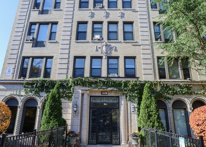 5326 S Cornell Avenue - Photo 1