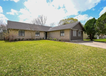 7407 W Fuqua Drive - Photo 1