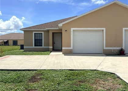 826 Gleason Parkway - Photo 1