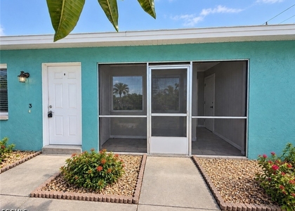 3032 Se Santa Barbara Place - Photo 1