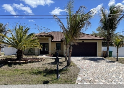 511 Sw 7th Place - Photo 1