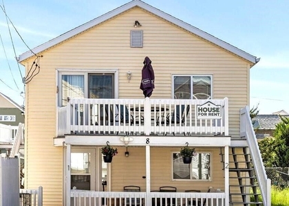 8 Commonwealth - Photo 1