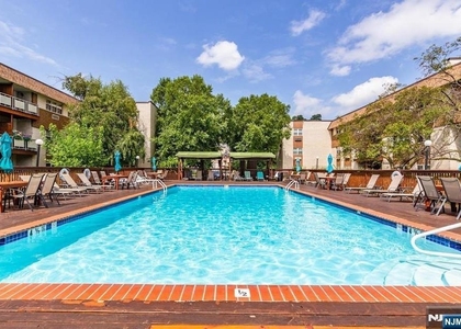 1111 River - Photo 1
