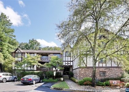 2406 Hemingway - Photo 1