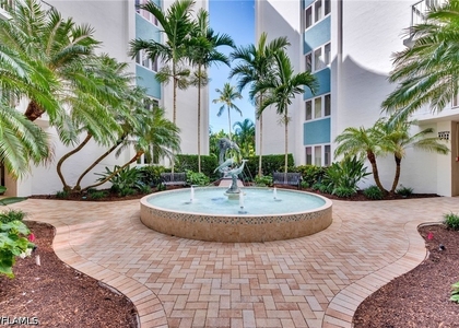 1300 Gulf Shore Boulevard N - Photo 1