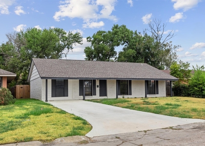 608 Lloyd Drive - Photo 1