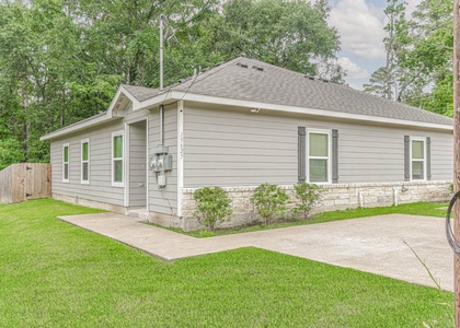 15633 Sycamore Dr - Photo 1