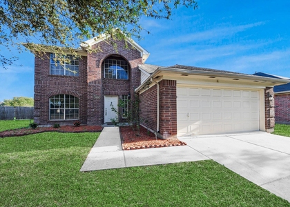 4805 E Columbary Drive - Photo 1