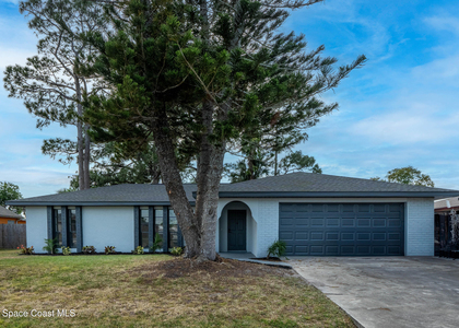 306 Harvey Avenue Ne - Photo 1
