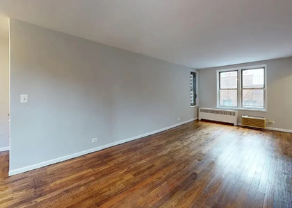 East 58 Street - Photo 1