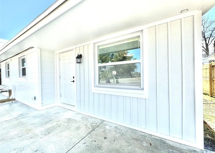 10656 101st Avenue - Photo 1